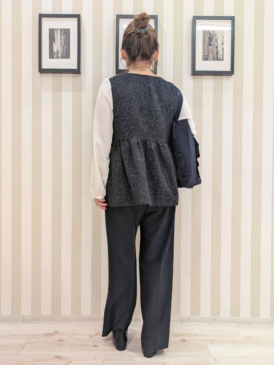 otaさんの「SHOO･LA･RUE｜【洗濯機可/セットアップ可】サラっと軽やか ワイドストレートパンツ」を使ったコーディネート