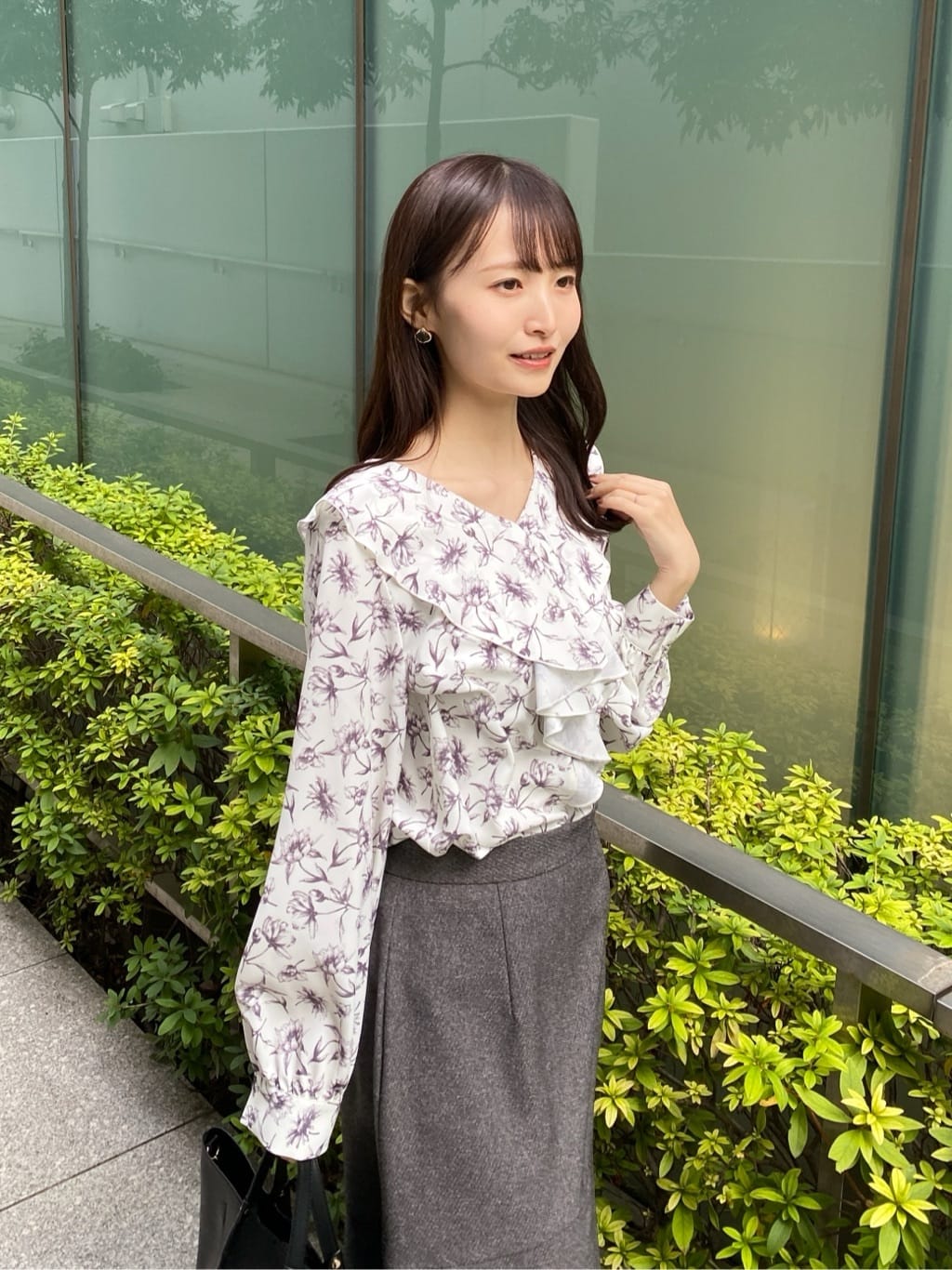 みさかさんの「index｜ラッフルフリルブラウス【洗濯機OK／イージーアイロン】」を使ったコーディネート