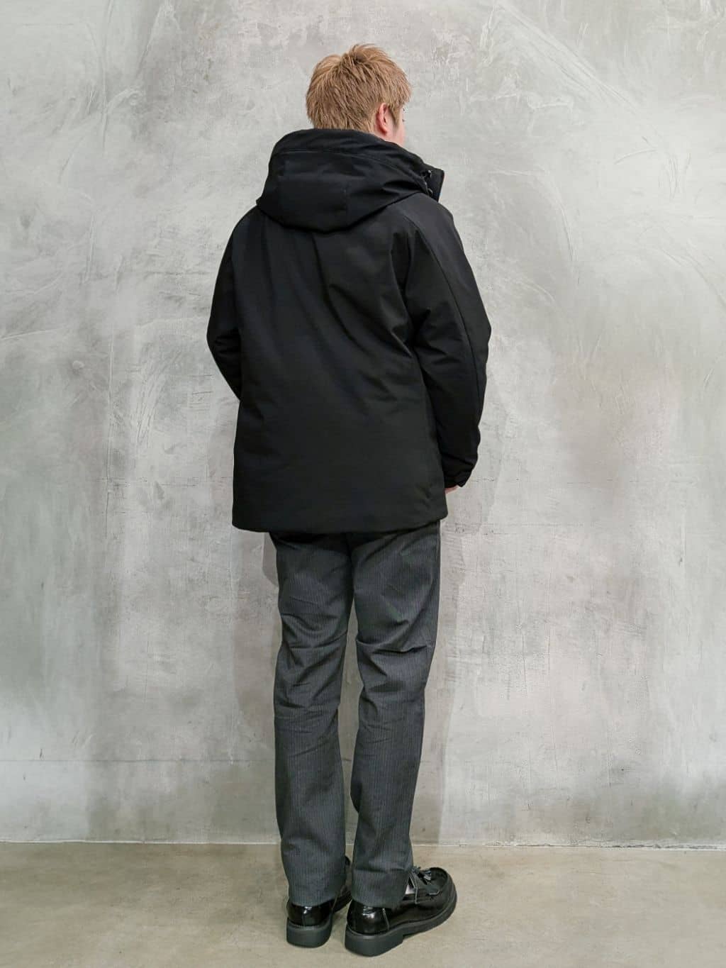 daiさんの「THE SHOP TK｜【冬のビジネスシーンに最適】シルキーモックネックニット　洗濯機OK」を使ったコーディネート