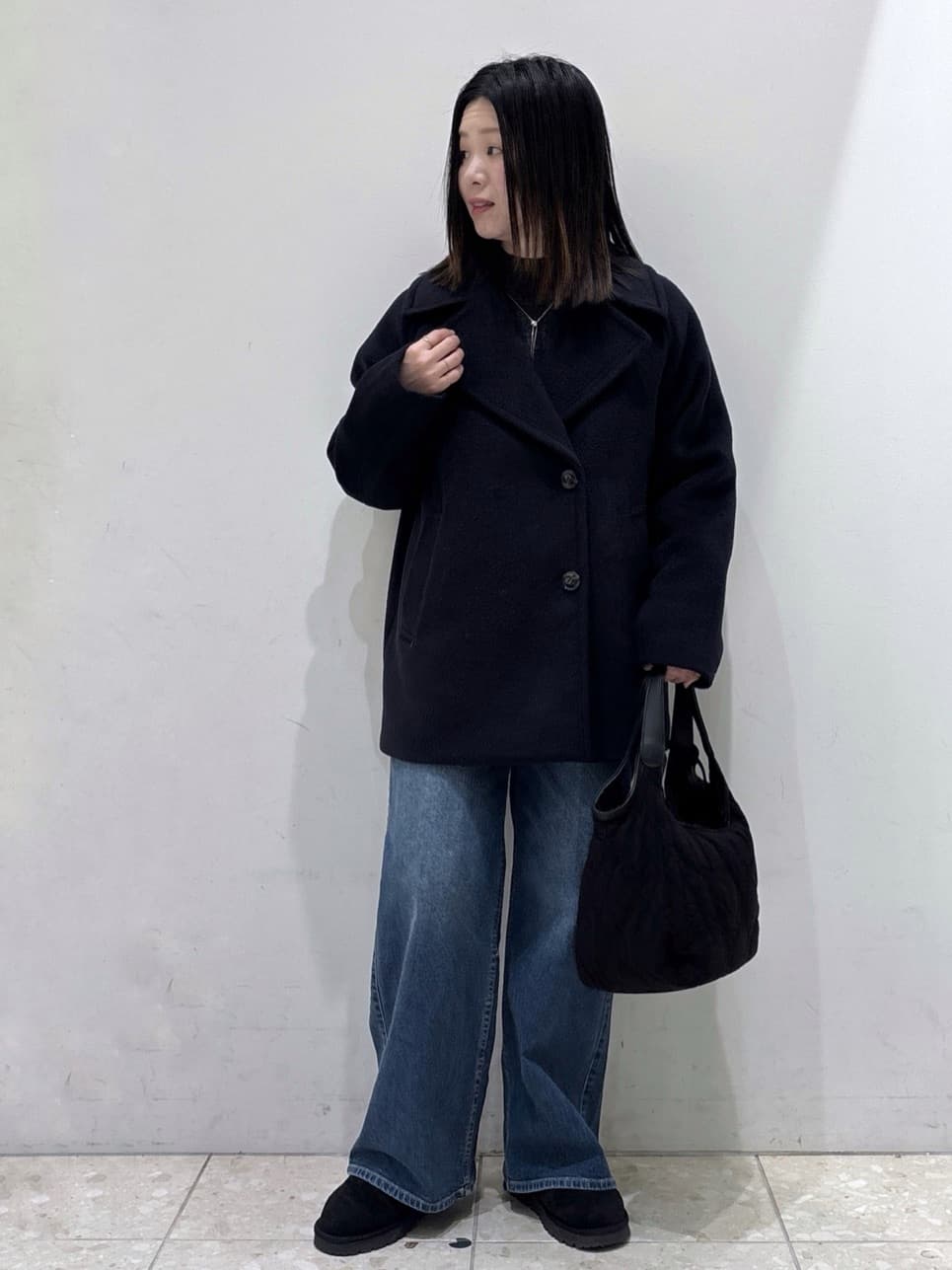mameさんの「OPAQUE.CLIP｜カシミヤブレンドウールミドルピーコート」を使ったコーディネート