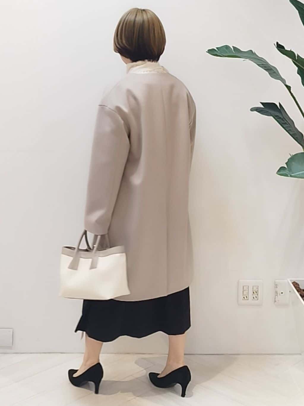 s u g iさんの「UNTITLED｜【Aライン/ワンピース】Vネックジャンパースカート」を使ったコーディネート