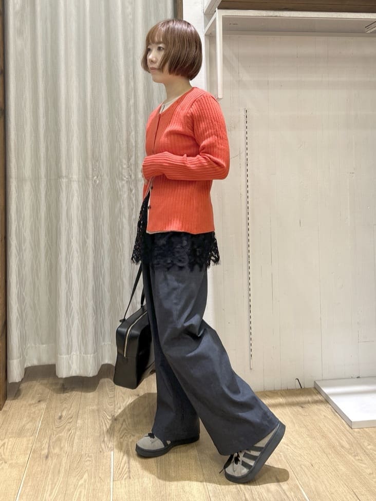 ga_riさんの「THE SHOP TK｜【アンチピリング/静電気防止/洗える】ヘンリーレイヤードニット」を使ったコーディネート