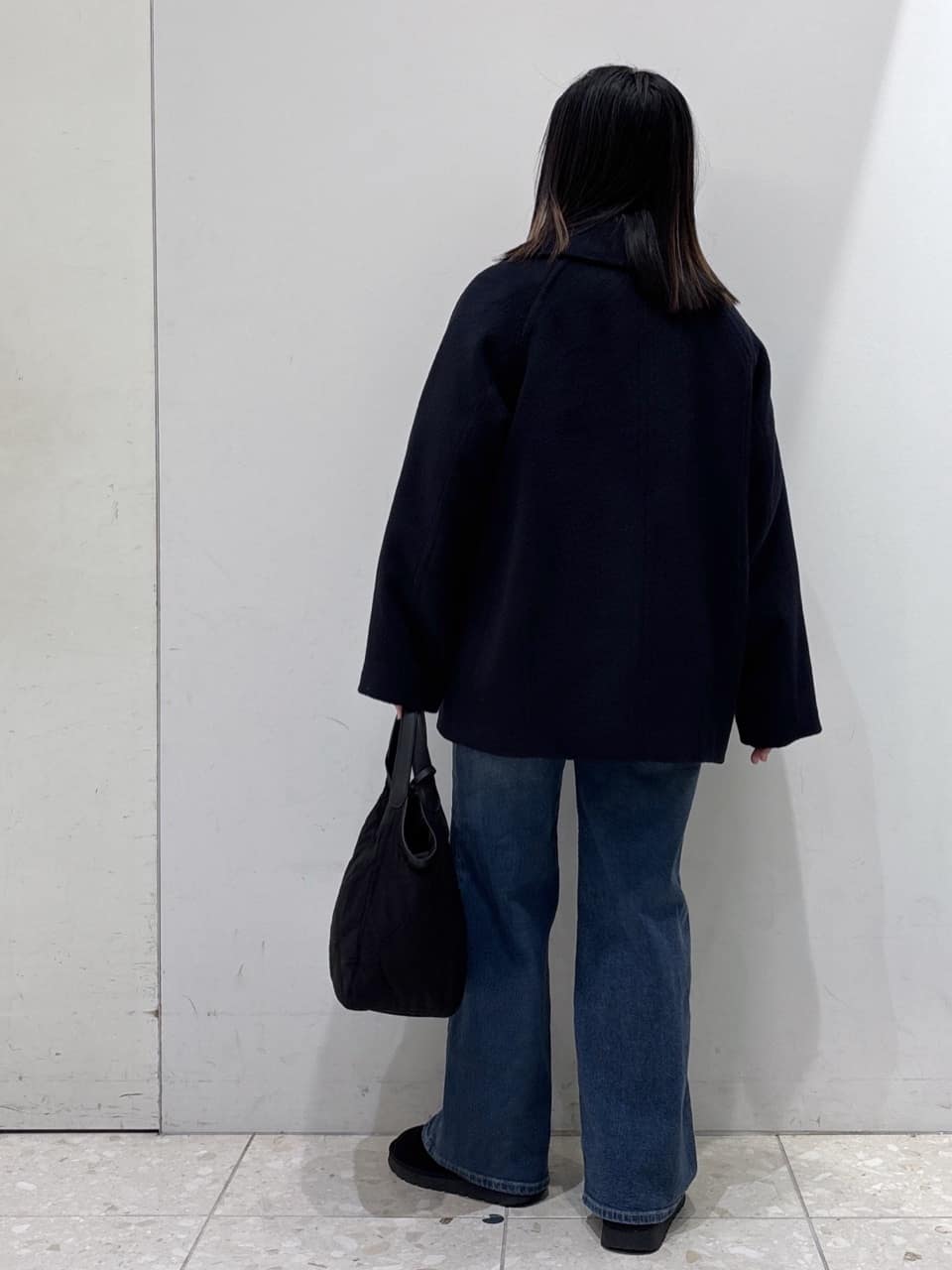 mameさんの「OPAQUE.CLIP｜カシミヤブレンドウールミドルピーコート」を使ったコーディネート