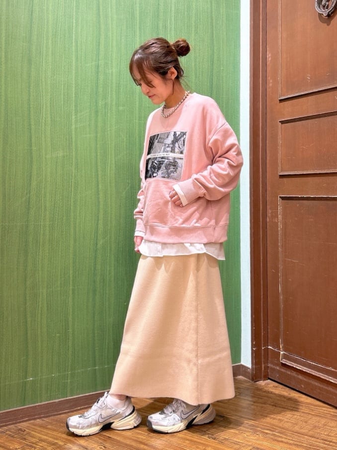 かおりさんの「SHOO･LA･RUE｜【S-LL】カジュアルすぎない大人のフォト刺繍裏毛スウェット」を使ったコーディネート