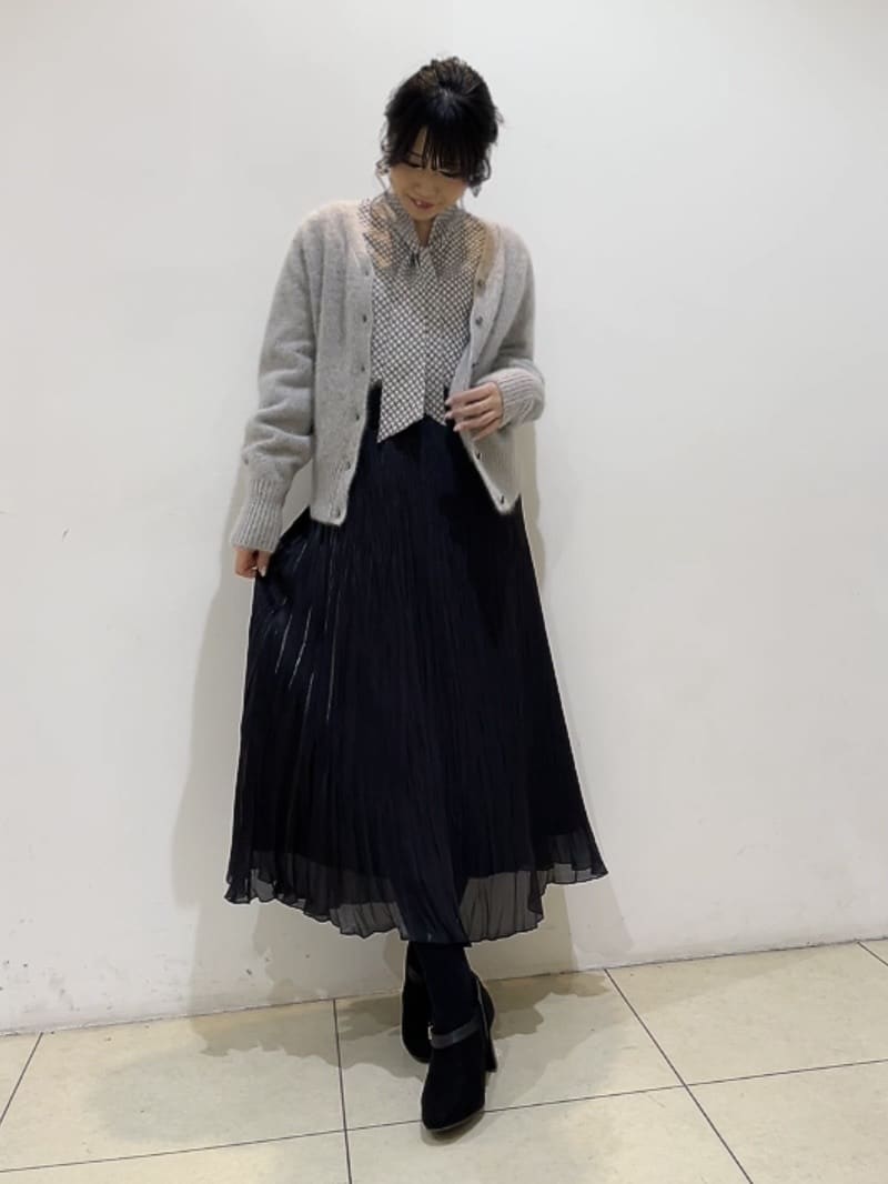 watanabeさんの「UNTITLED｜【ふわふわニット/前後2WAY】フォックスカシミヤカーディガン」を使ったコーディネート