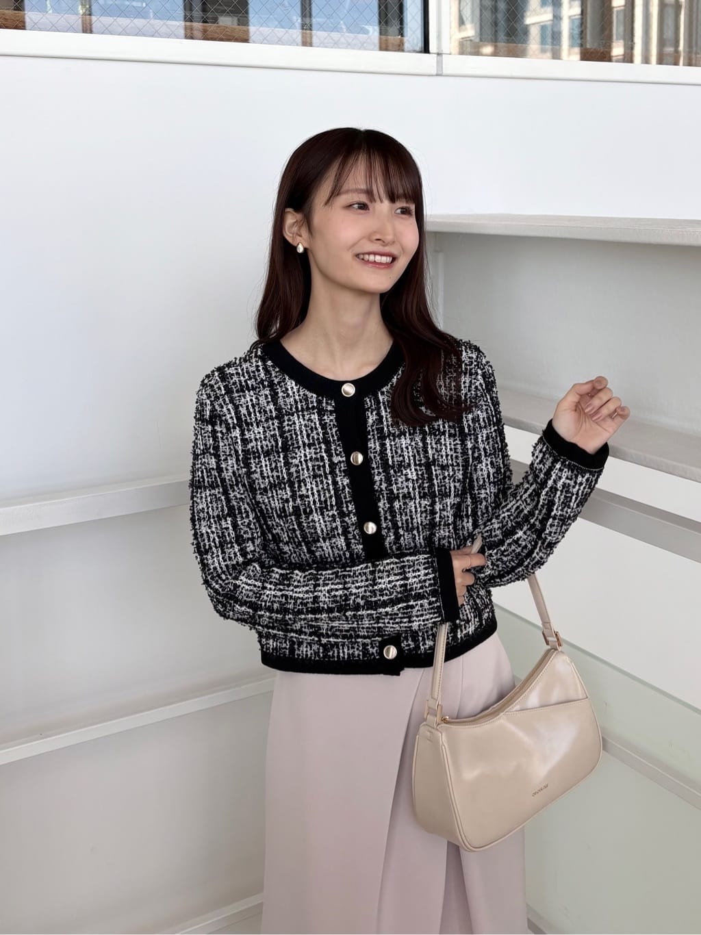 みさかさんの「index｜ファンシーヤーントリミングカーディガン【洗濯機OK】」を使ったコーディネート