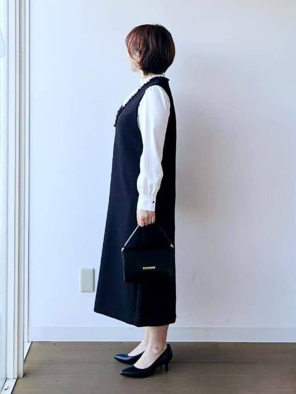 やじまさんの「UNTITLED｜【洗える/細見え】ツイード ジャンパースカート」を使ったコーディネート
