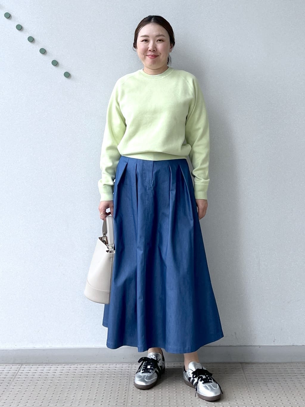 Soeさんの「DRESSTERIOR｜◆ウォッシャブルコットンカシミヤプルオーバーニット」を使ったコーディネート