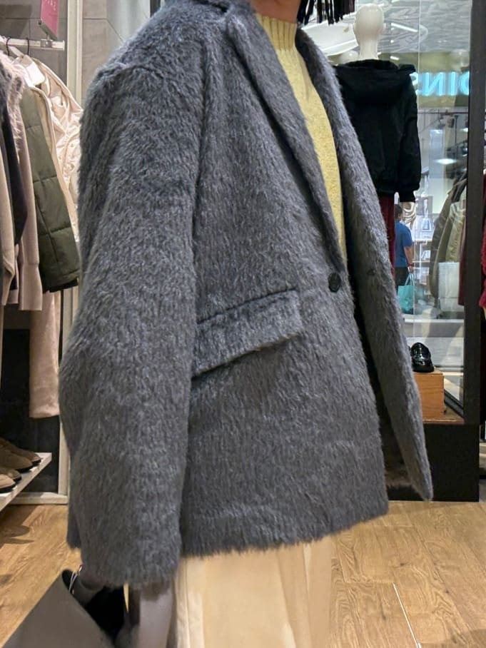chさんの「THE SHOP TK｜纏うだけで大人上品 シャギーチェスターハーフコート」を使ったコーディネート