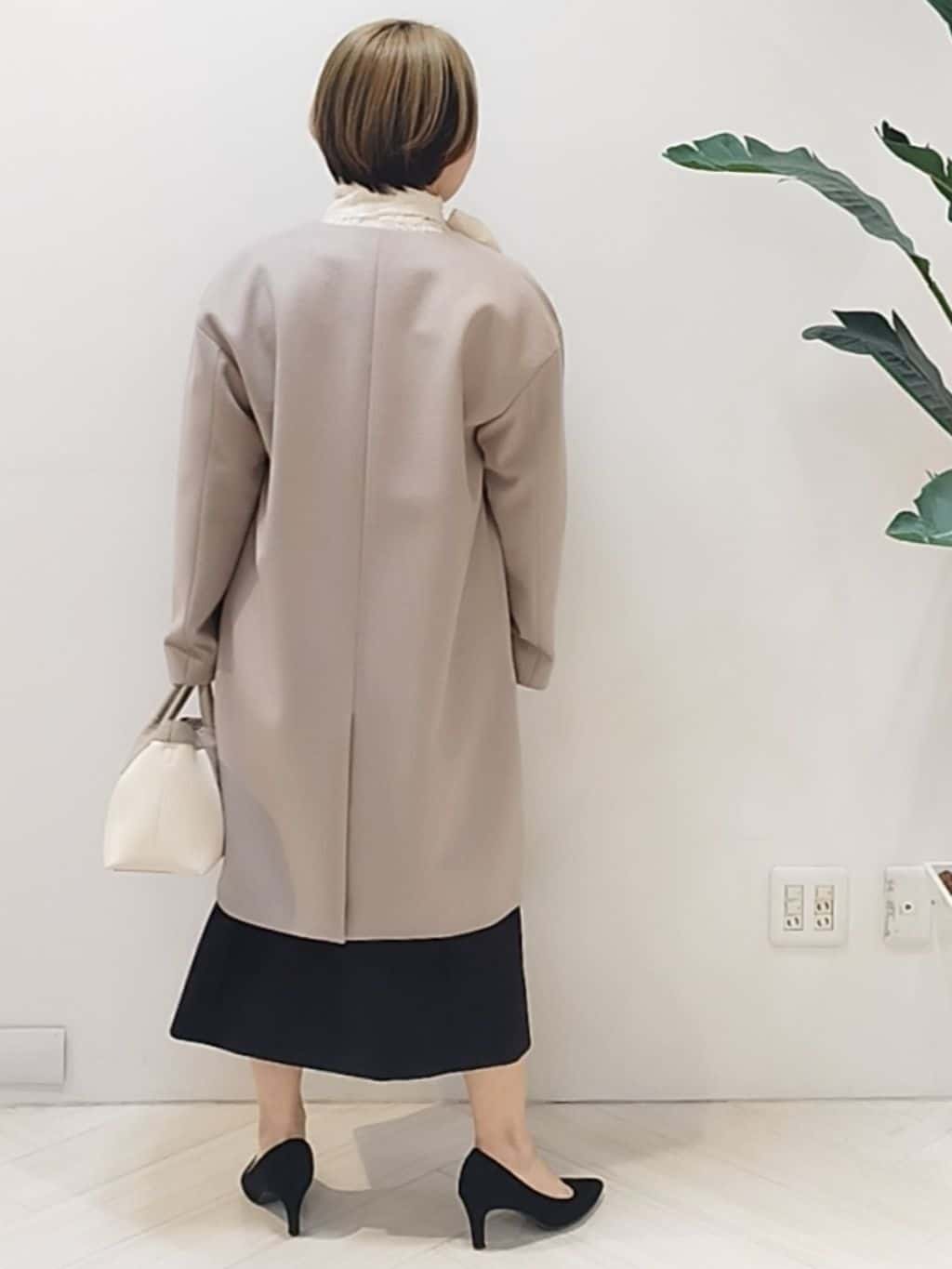 s u g iさんの「UNTITLED｜【Aライン/ワンピース】Vネックジャンパースカート」を使ったコーディネート