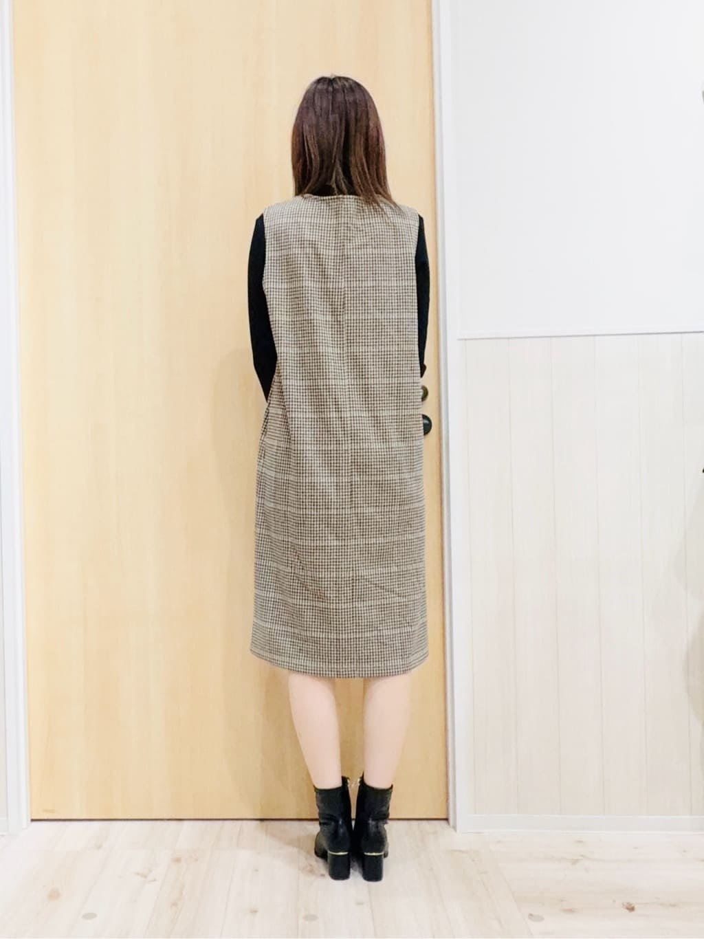 Naさんの「SHOO･LA･RUE｜【2点セット/洗濯機可】時短でコーデが決まる ジャンドレ+リブインナー」を使ったコーディネート