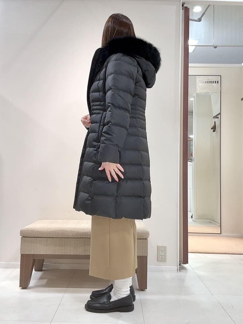 YUIさんの「UNTITLED｜【はっ水機能/フード取り外し可/防寒】ロングダウンコート」を使ったコーディネート
