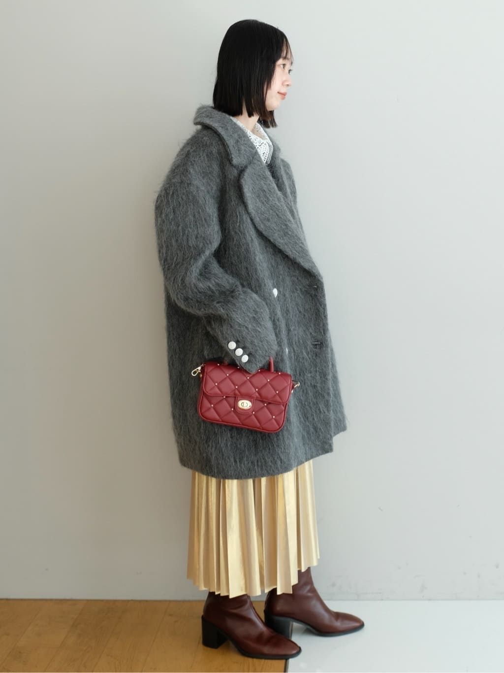 Kishimotoさんの「DRESSTERIOR｜2WAYレースカラーニット」を使ったコーディネート