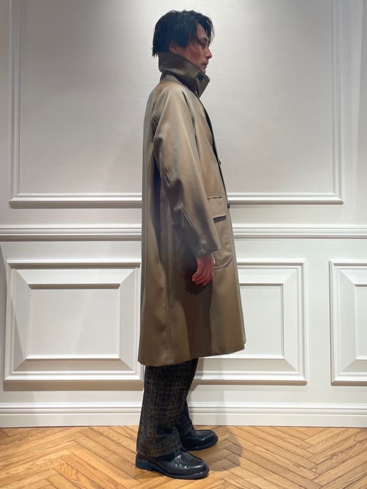 橋本さんの「DRESSTERIOR｜ウールギャバジン アルスターコート」を使ったコーディネート