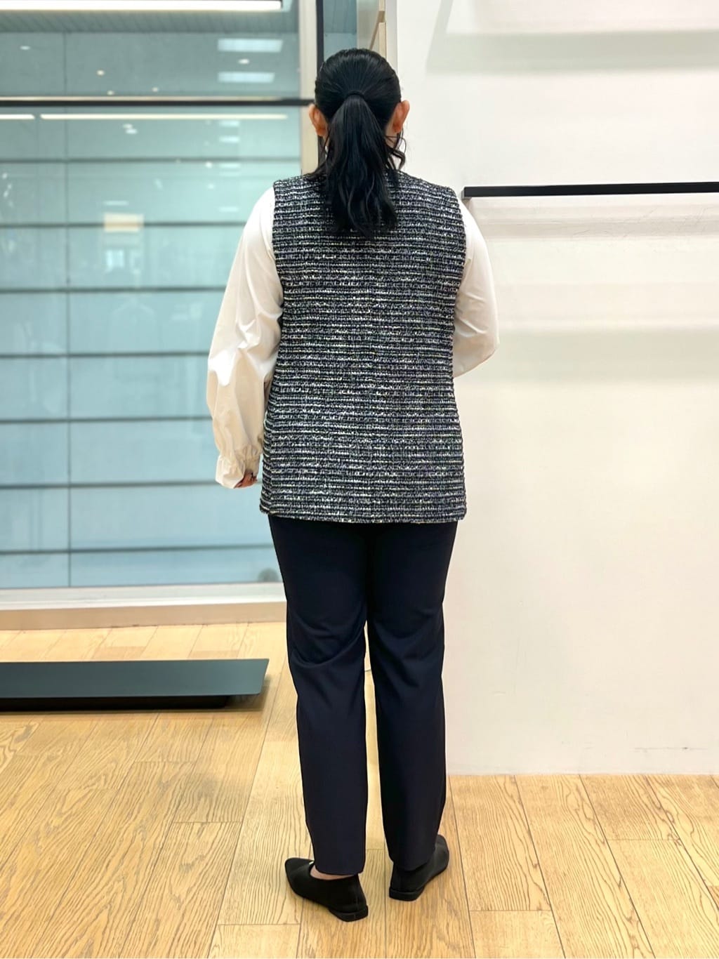 shimaさんの「INDIVI｜【2点セット／洗える】ツイードジレ＆ボウタイブラウス」を使ったコーディネート