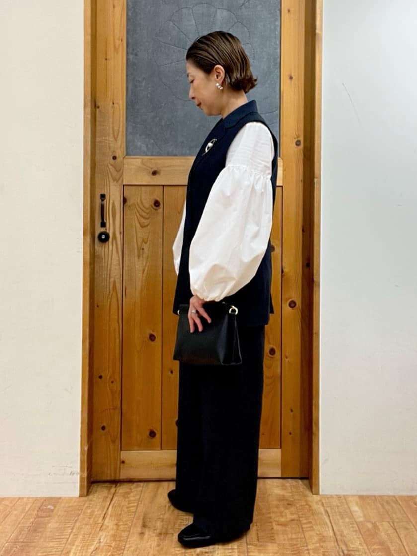 ゆみさんの「SHOO･LA･RUE｜【セットアップ可/S-LL/洗濯機可】サッと羽織ってこなれ見え ダブルブレストジレ」を使ったコーディネート