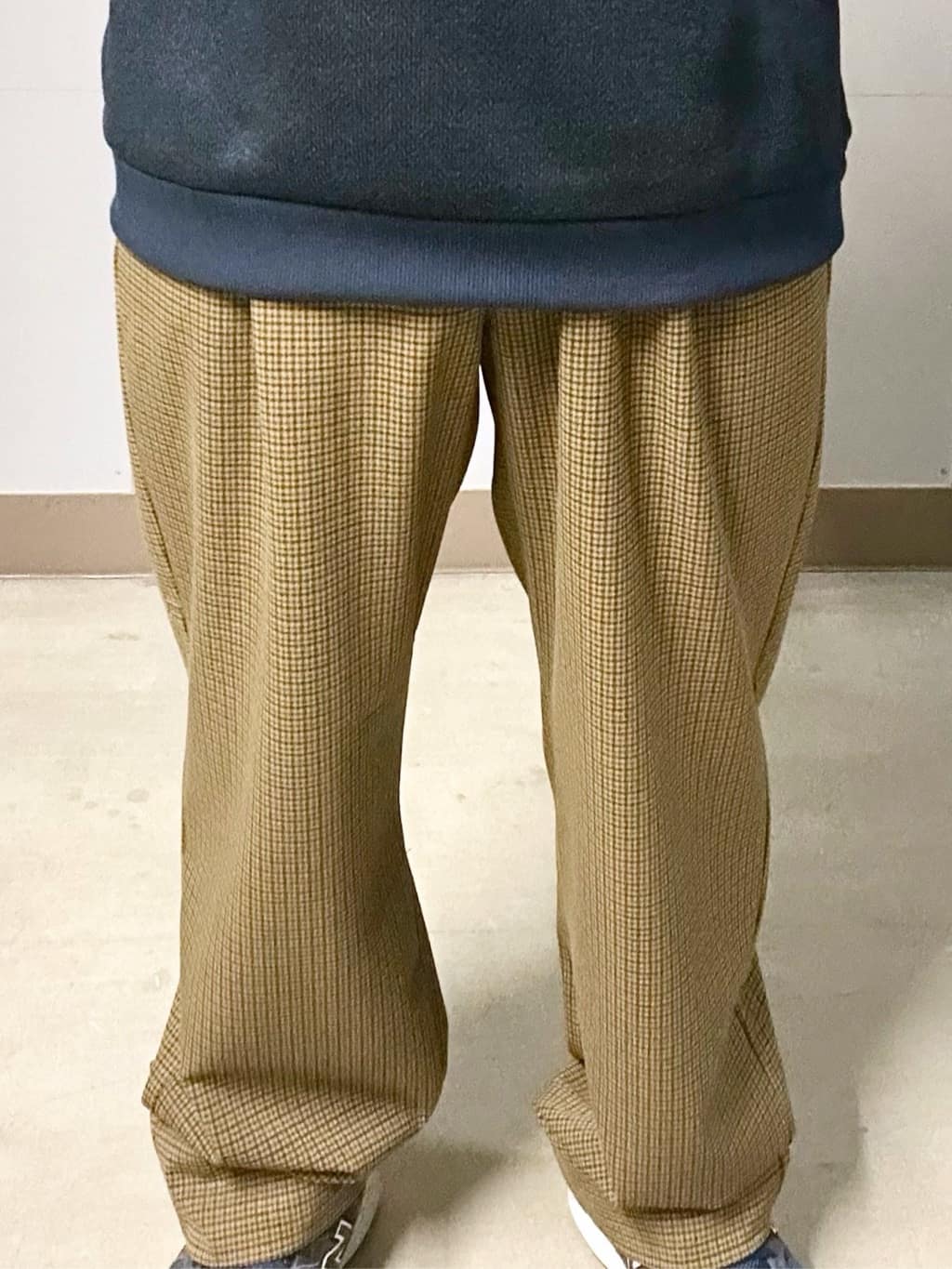 KENJI Iさんの「THE SHOP TK｜【裏起毛で暖かい】レトロフリーススウェット 洗濯機OK」を使ったコーディネート