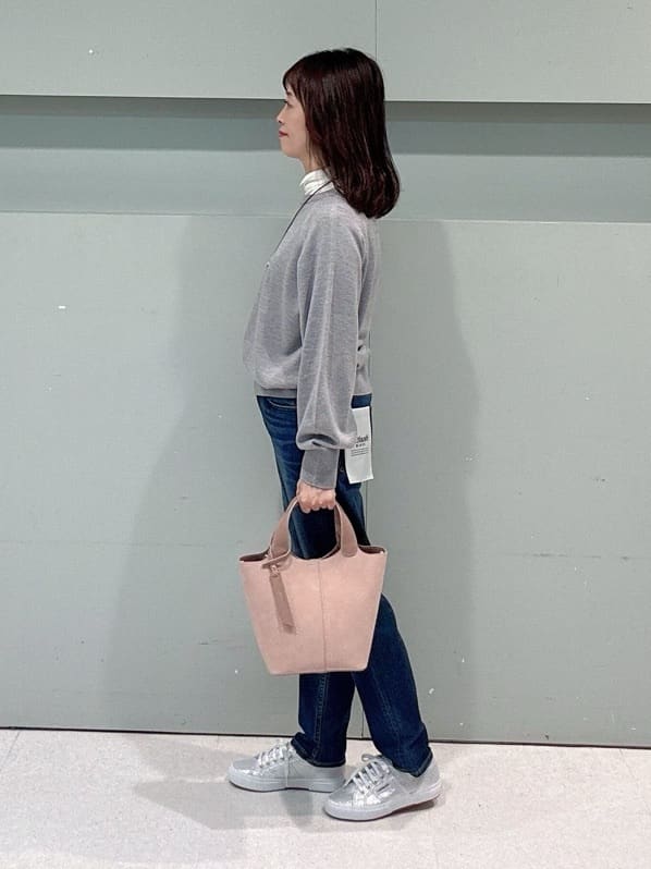 makiさんの「UNTITLED｜【8色展開／コンパクト丈】レーヨン混 コクーンニット」を使ったコーディネート