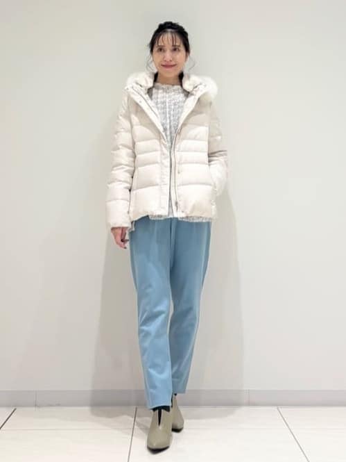 kayoさんの「INDIVI｜【名品／撥水／抗菌防臭】ショート丈リサイクルダウンコート」を使ったコーディネート