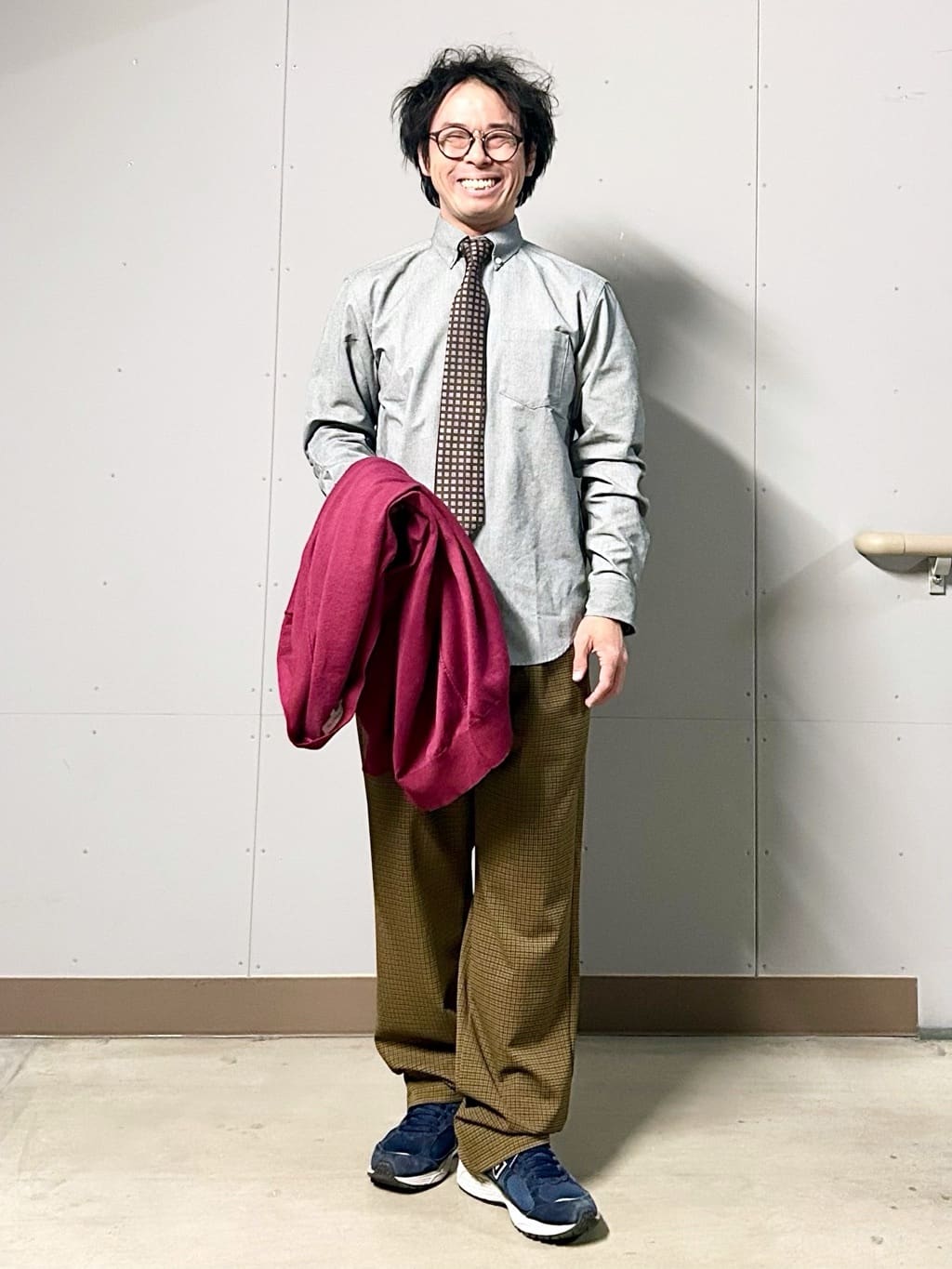 KENJI Iさんの「THE SHOP TK｜【季節の変わり目に活躍】ニットカーディガン 選べる2デザイン(柄&無地)/洗濯機OK」を使ったコーディネート