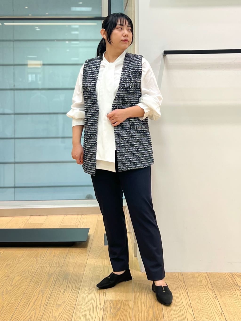 shimaさんの「INDIVI｜【2点セット／洗える】ツイードジレ＆ボウタイブラウス」を使ったコーディネート