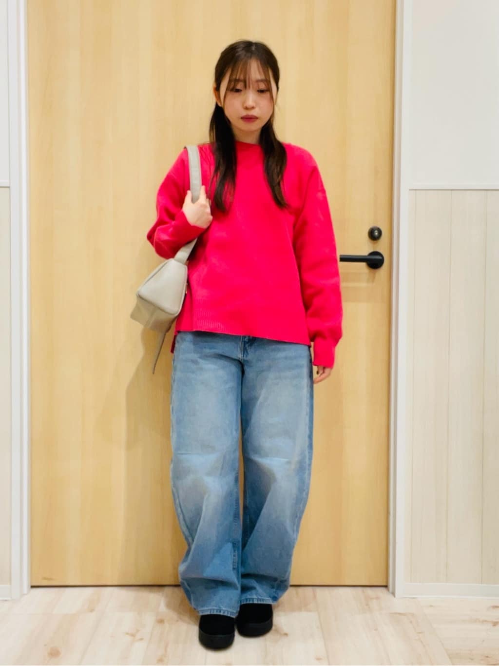 minamiさんの「SHOO･LA･RUE｜【S-LL/洗濯機可/体型カバー】大人世代も取り入れやすい スウェットライクニット」を使ったコーディネート