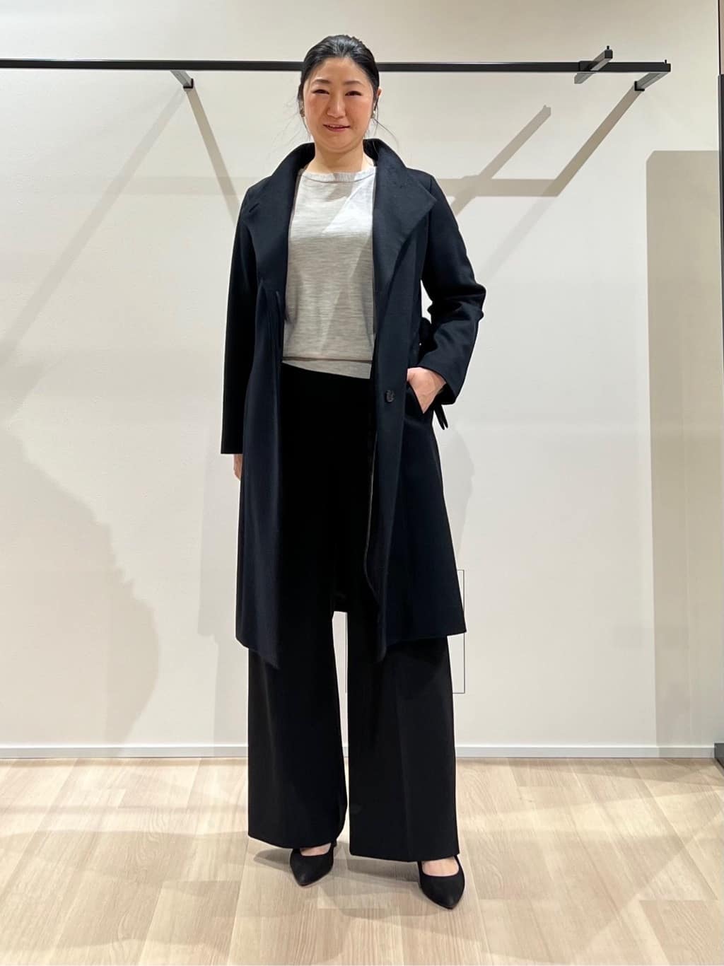 TOMOMIさんの「UNTITLED｜【アンサンブル可/洗える】シルクウールカシミヤ ドルマンスリーブニット」を使ったコーディネート