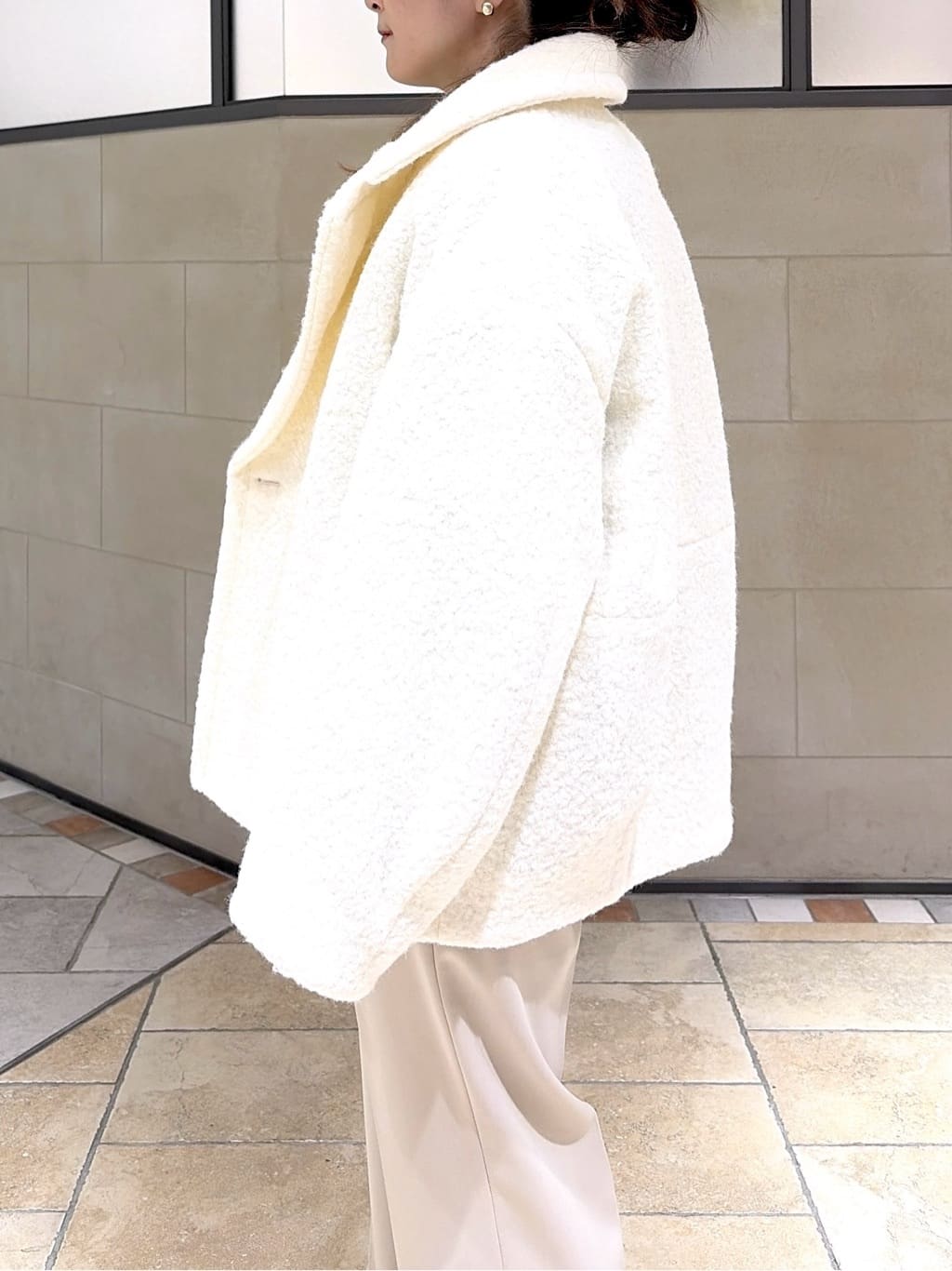 よねさんの「INDIVI｜Timeless｜ストレートフレアパンツ」を使ったコーディネート