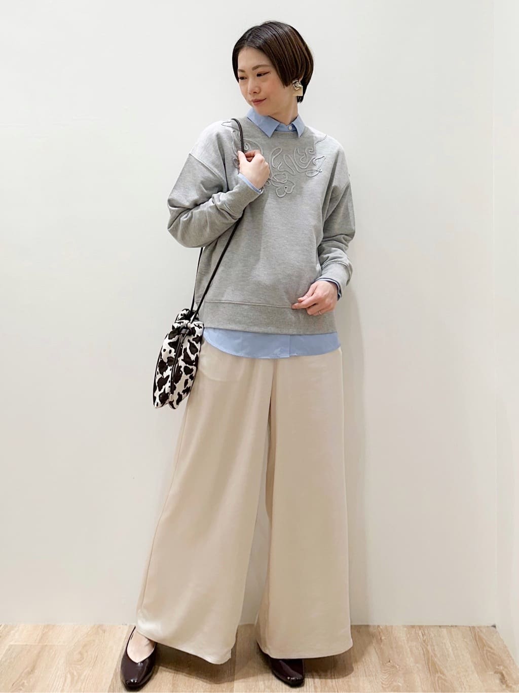 yurieさんの「OPAQUE.CLIP｜コード刺繍裏毛プルオーバー【洗濯機OK】」を使ったコーディネート