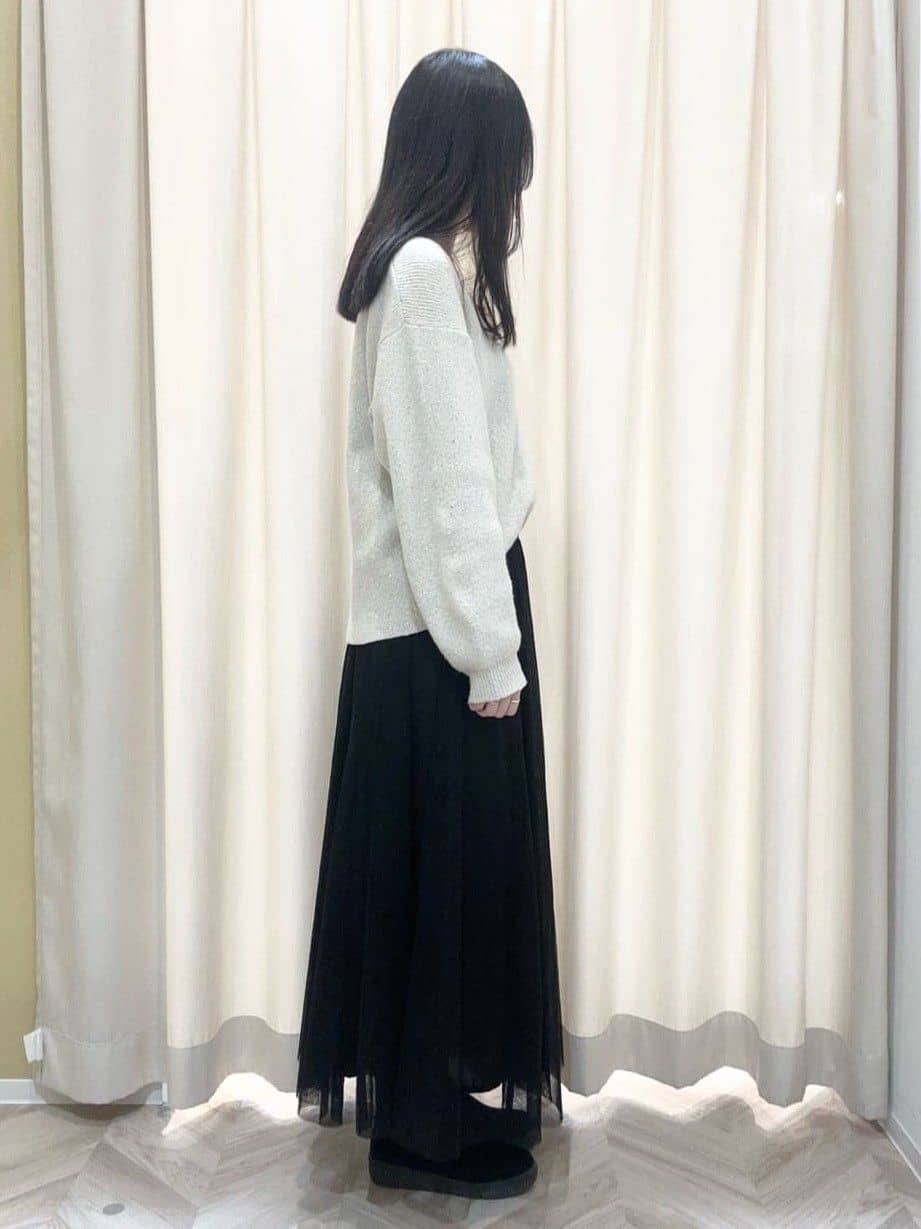 hinaさんの「SHOO･LA･RUE｜【S-LL】きらっと華やぐ　大人のスパンコールニット」を使ったコーディネート
