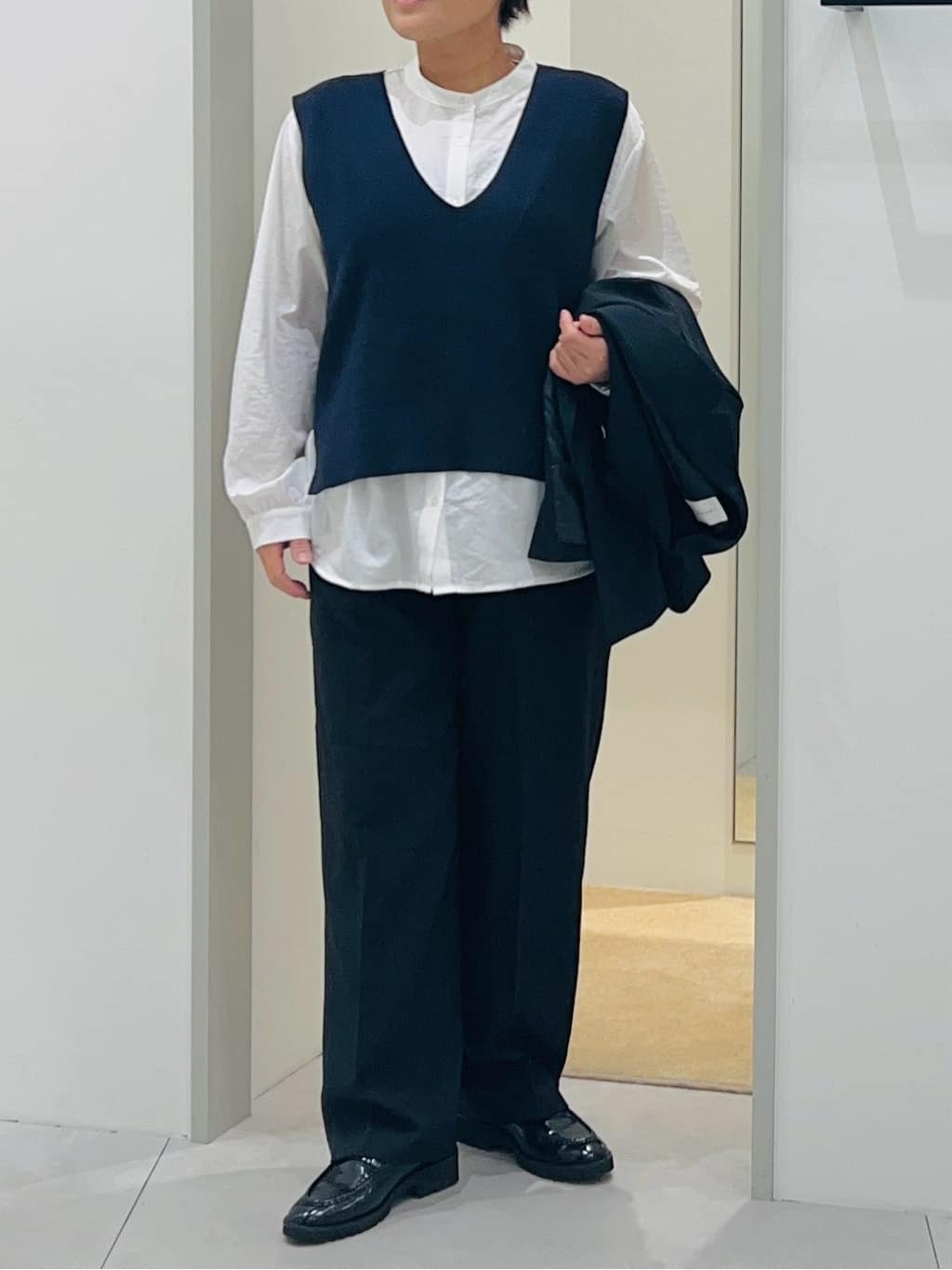 タナさんの「THE SHOP TK｜【今羽織るなら】ダブルブレストジャケット【セットアップ可/洗える】」を使ったコーディネート