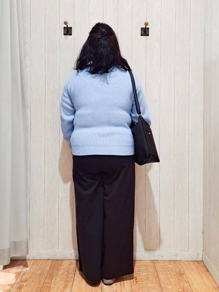 kotomiさんの「SHOO･LA･RUE｜【洗濯機可/S-LL】ウエストのタブボタンがポイント　ワイドパンツ」を使ったコーディネート