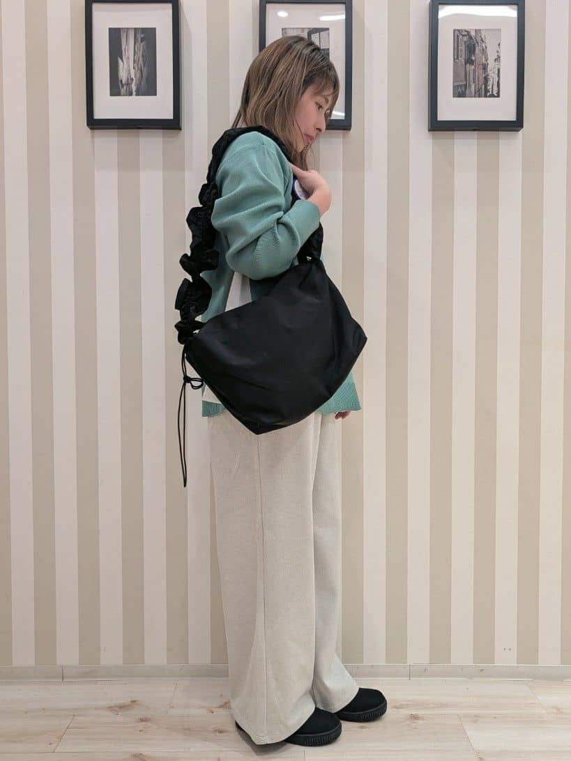 otaさんの「SHOO･LA･RUE｜【洗濯機可/S-LL/体型カバー】横姿もきれい見え スポンディッシュ Aライントップス」を使ったコーディネート