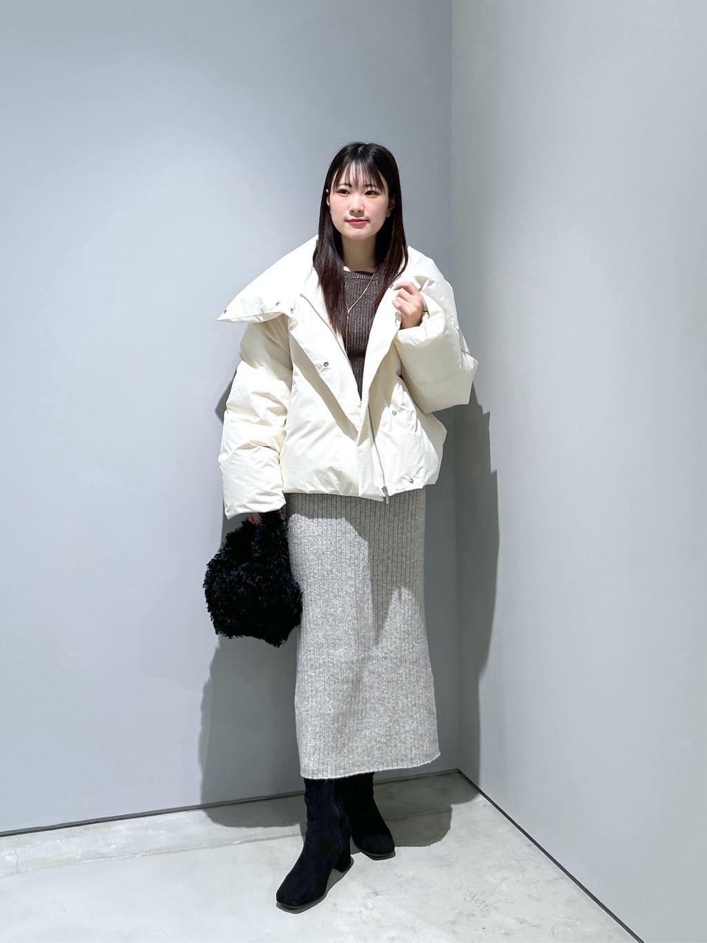 Renoさんの「INDIVI｜3WAYスタンドカラーショートダウン【凹凸素材】」を使ったコーディネート