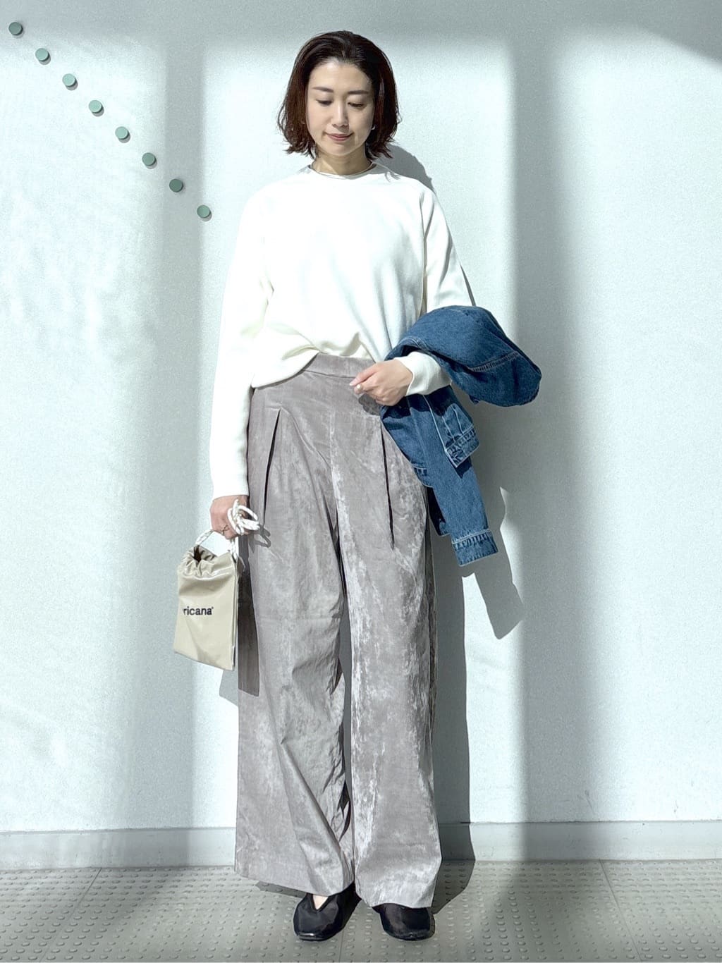 saitoさんの「DRESSTERIOR｜ソフト別珍イージーパンツ」を使ったコーディネート