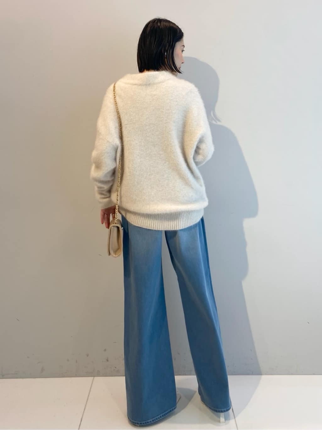 AYAさんの「UNTITLED｜【大人な品格/ふわふわニット】フォックスカシミヤ コクーンニット」を使ったコーディネート