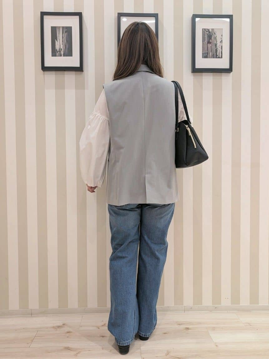 otaさんの「SHOO･LA･RUE｜【洗濯機可/S-LL】ふんわりとしたお袖が愛らしい ジレスタイルに合うブラウス」を使ったコーディネート