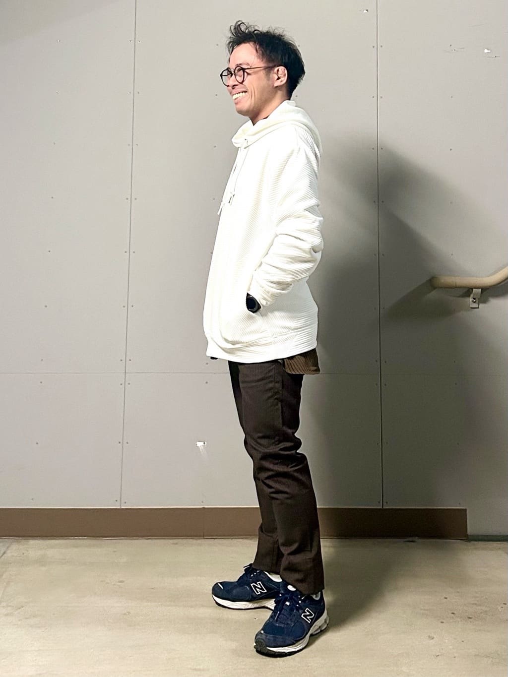 KENJI Iさんの「THE SHOP TK｜【さりげない表情が、品よく映える。】ふくれジャカードパーカ」を使ったコーディネート