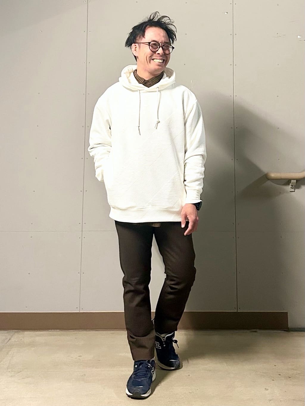 KENJI Iさんの「THE SHOP TK｜【さりげない表情が、品よく映える。】ふくれジャカードパーカ」を使ったコーディネート