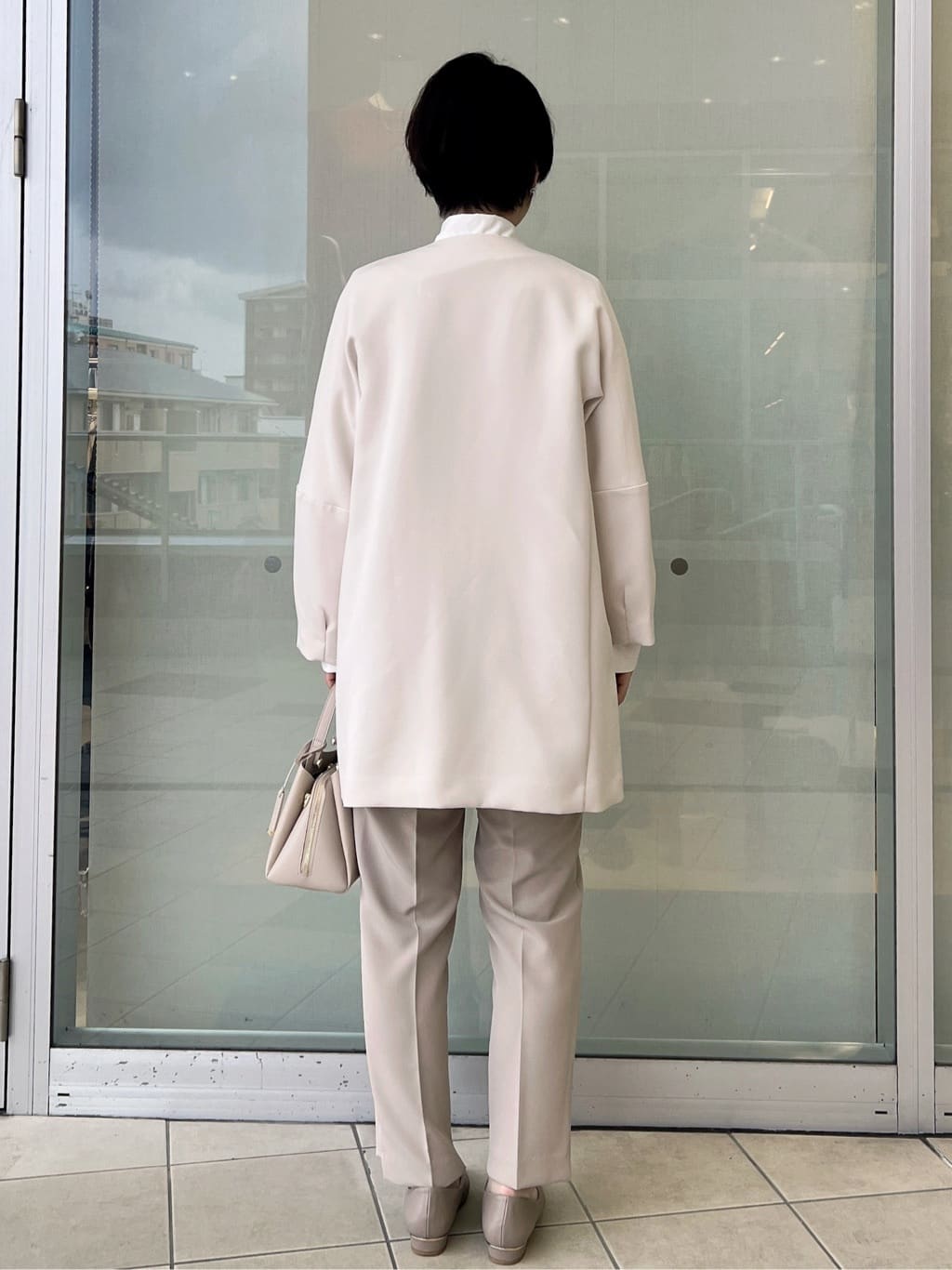 yo-koさんの「OPAQUE.CLIP｜フォルムスリーブミドルコート【洗濯機OK】」を使ったコーディネート