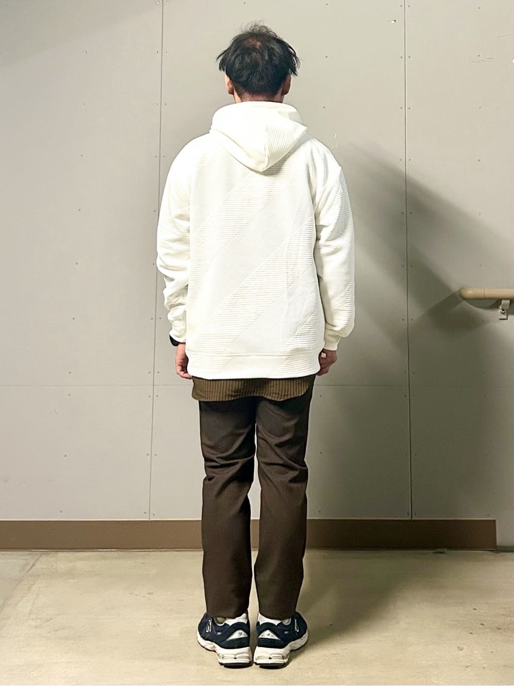 KENJI Iさんの「THE SHOP TK｜【さりげない表情が、品よく映える。】ふくれジャカードパーカ」を使ったコーディネート