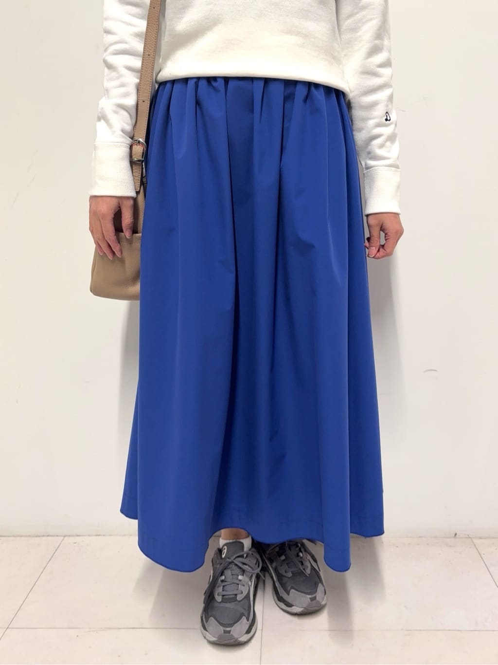 Nishijimaさんの「DRESSTERIOR｜コットン裏毛プルオーバー」を使ったコーディネート