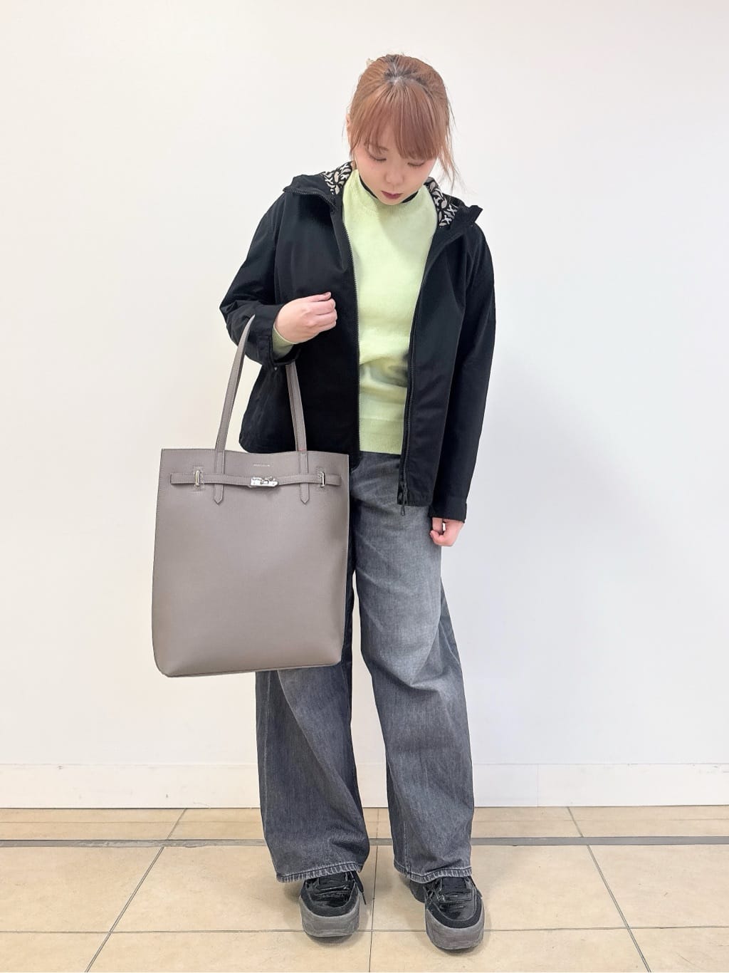 なかもとあきさんの「DRESSTERIOR｜【ウォッシャブル/撥水素材】撥水ツイル マウンテンパーカー」を使ったコーディネート