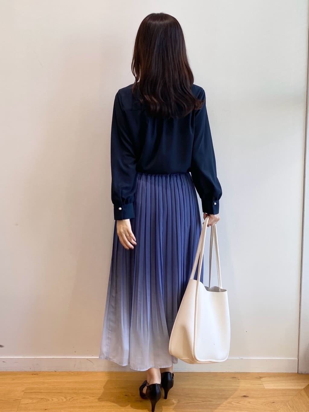 みさかさんの「index｜バンドカラーフリルブラウス【洗濯機OK／イージーアイロン】」を使ったコーディネート