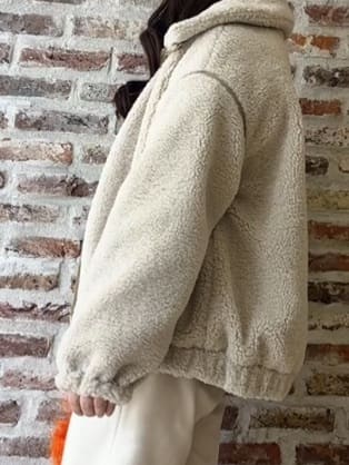 tokiさんの「THE SHOP TK｜マシュマロタッチ ボアボンバージャケット」を使ったコーディネート