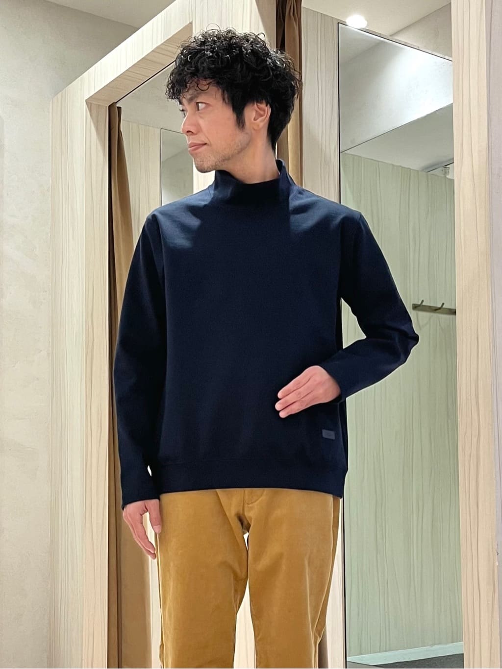 URAさんの「TAKEO KIKUCHI｜【Sサイズ～】ウォーム ミラノリブ オフネック プルオーバー」を使ったコーディネート