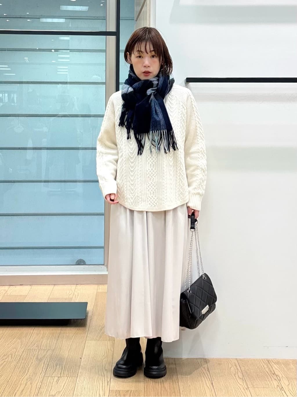 asamiさんの「INDIVI｜【洗える】ケーブルデザイン ラウンドヘムニット」を使ったコーディネート