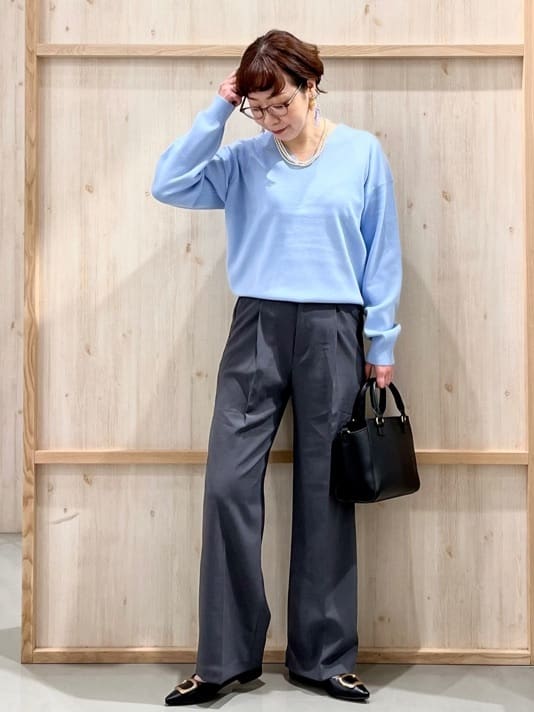 nakoさんの「THE SHOP TK｜【S-XLサイズ/上品見えが叶う】Vネックニット/洗濯機OK」を使ったコーディネート