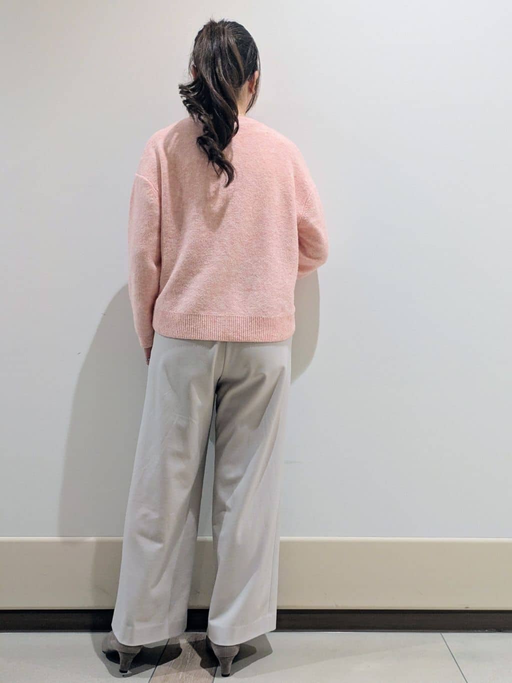 imamiさんの「Reflect｜【選べる5色／ゆったりシルエット】Vネックスパンコールニット」を使ったコーディネート