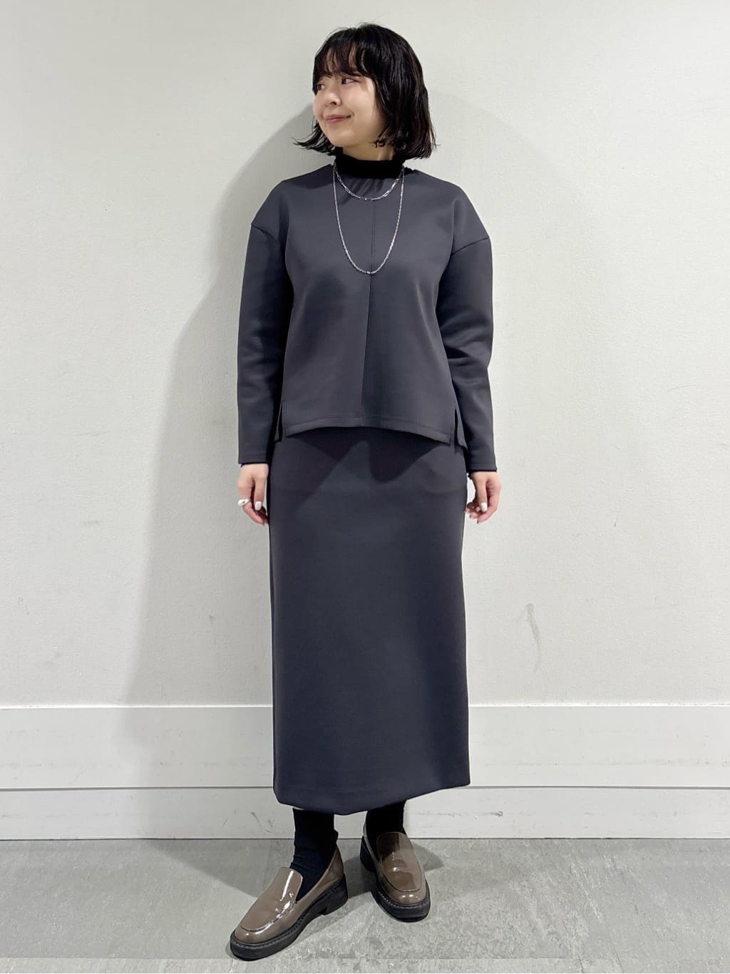 モエカさんの「UNTITLED｜【セットアップ可/洗える】ダンボールジャージ プルオーバー」を使ったコーディネート